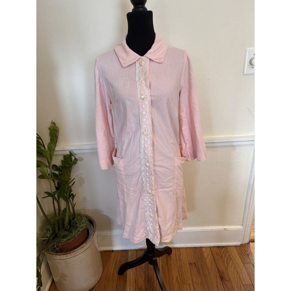 Vintage Sears Pink House Coat Robe Nightgown Lace Pearl‎ Button Front Size Small